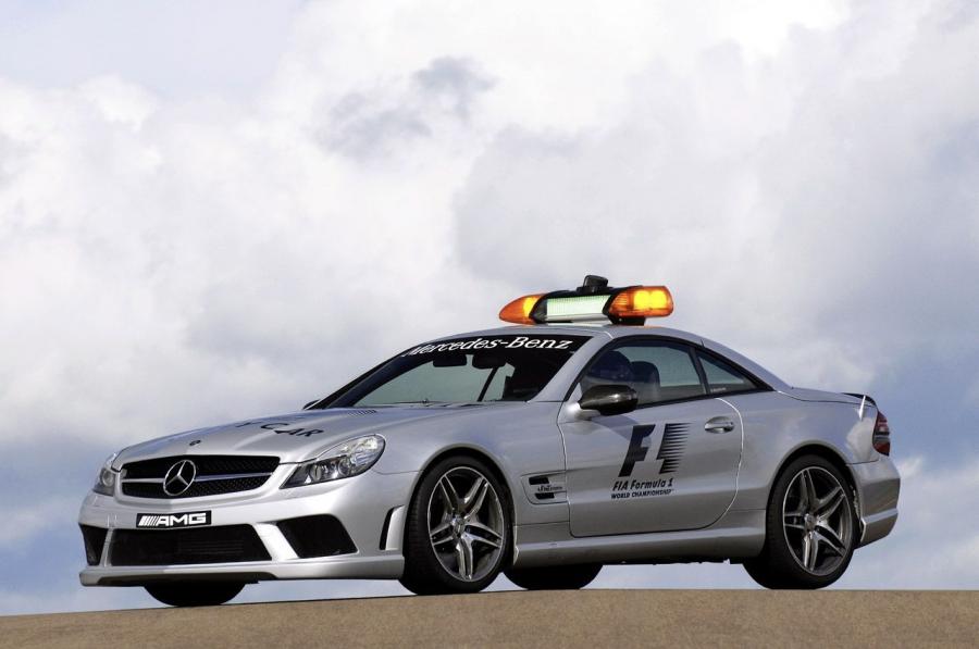 Mercedes-Benz SL63 AMG F1 Safety Car 2009 года  (фото 17 из 33)